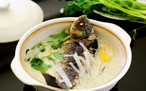 鯽魚(yú)蘿卜絲湯